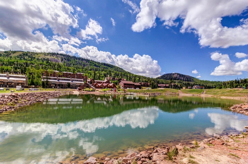 The Lofts #4A - Steps to the Slopes Main image