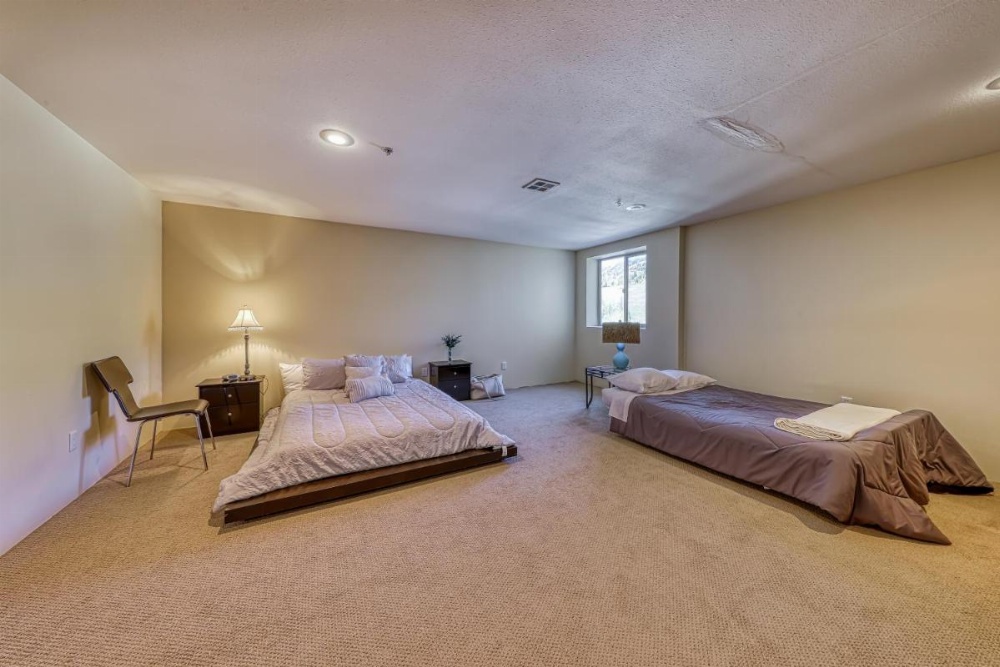 The Lofts #4A - Steps to the Slopes